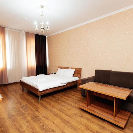 Alcazar Hotel Atirau Kültér fotó