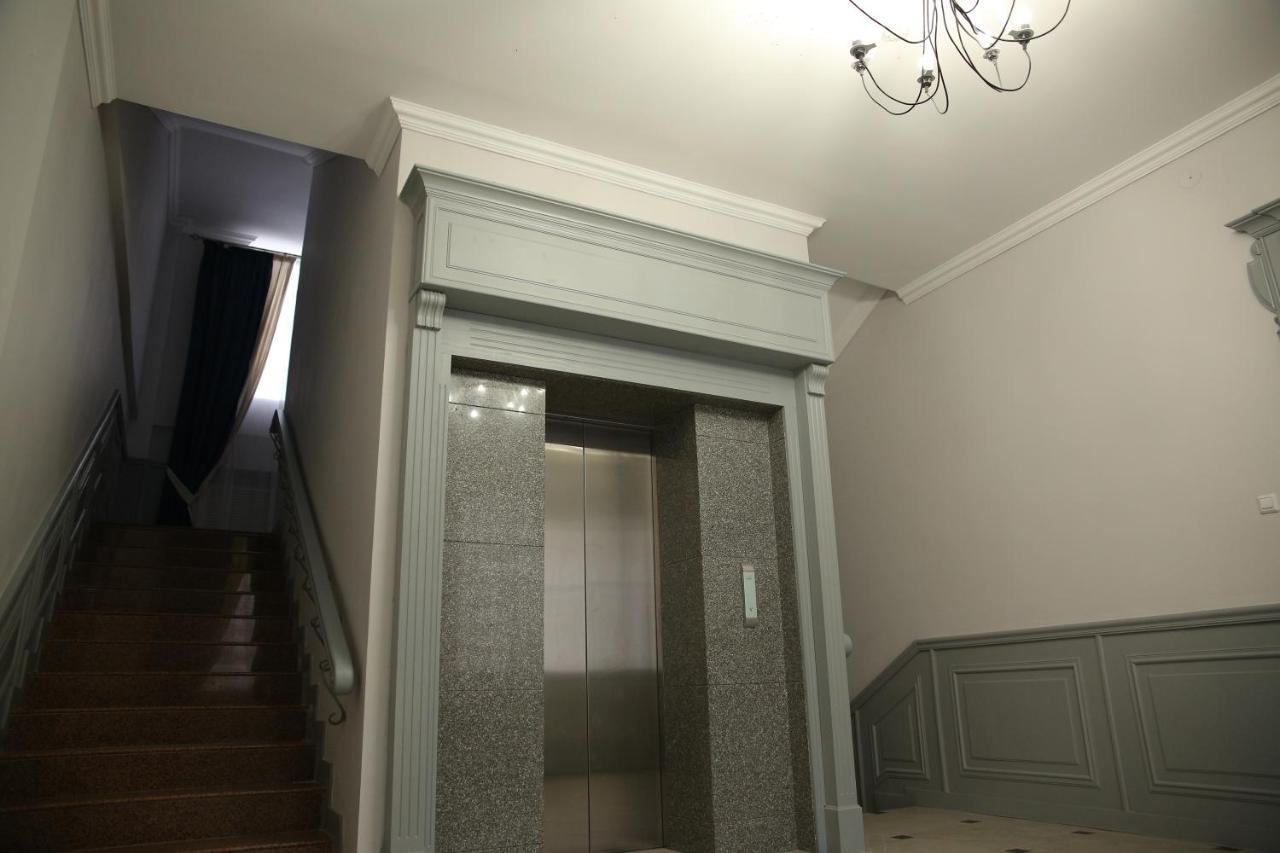 Alcazar Hotel Atirau Kültér fotó