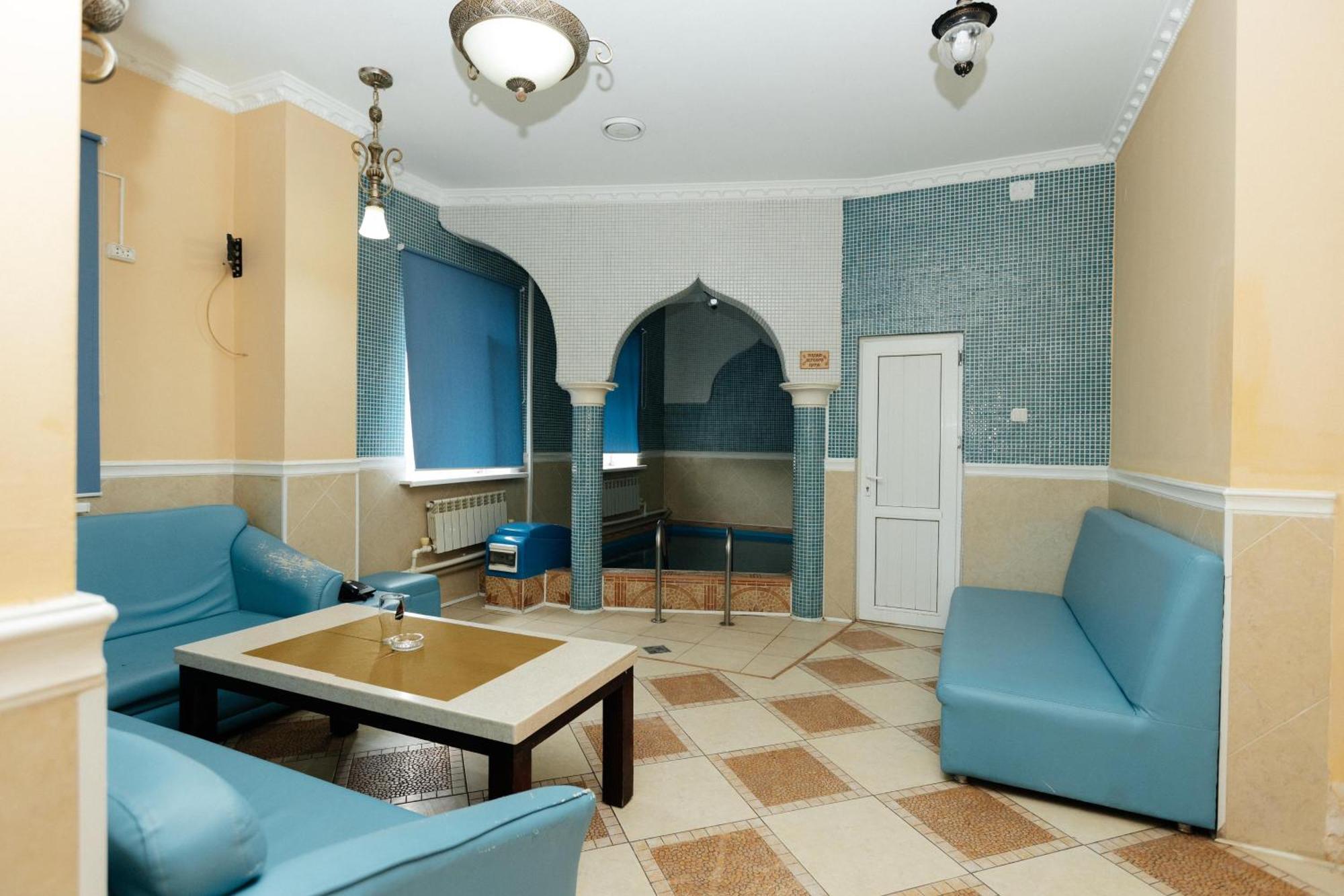 Alcazar Hotel Atirau Kültér fotó